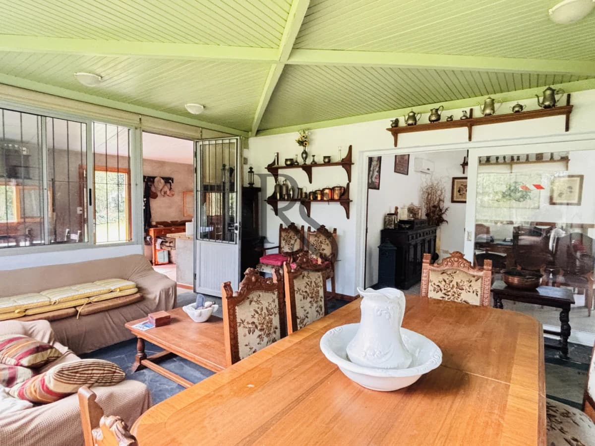 Exclusiva Casa en Cantegril | 4 Dormitorios, Jardín y Excelente Ubicación — 19