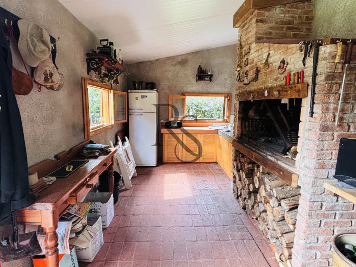 Exclusiva Casa en Cantegril | 4 Dormitorios, Jardín y Excelente Ubicación — 20