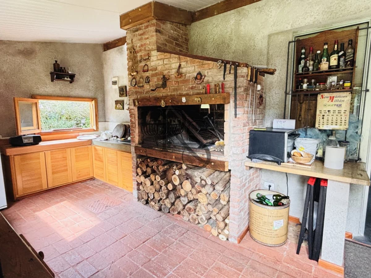 Exclusiva Casa en Cantegril | 4 Dormitorios, Jardín y Excelente Ubicación — 21