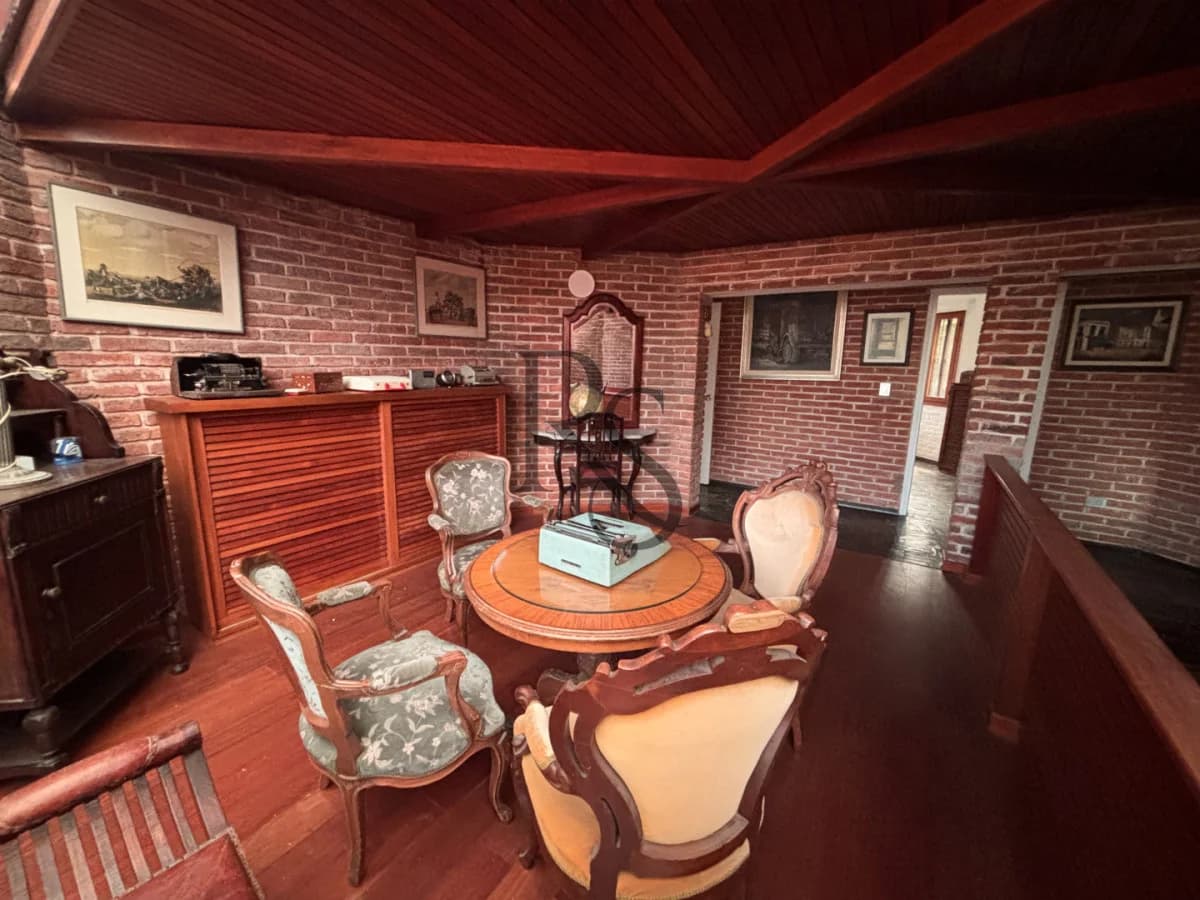 Exclusiva Casa en Cantegril | 4 Dormitorios, Jardín y Excelente Ubicación — 26