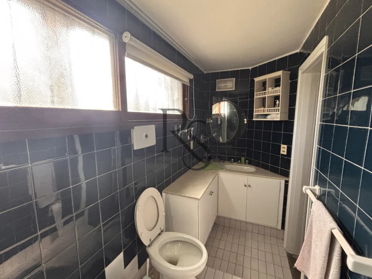 Exclusiva Casa en Cantegril | 4 Dormitorios, Jardín y Excelente Ubicación — 28