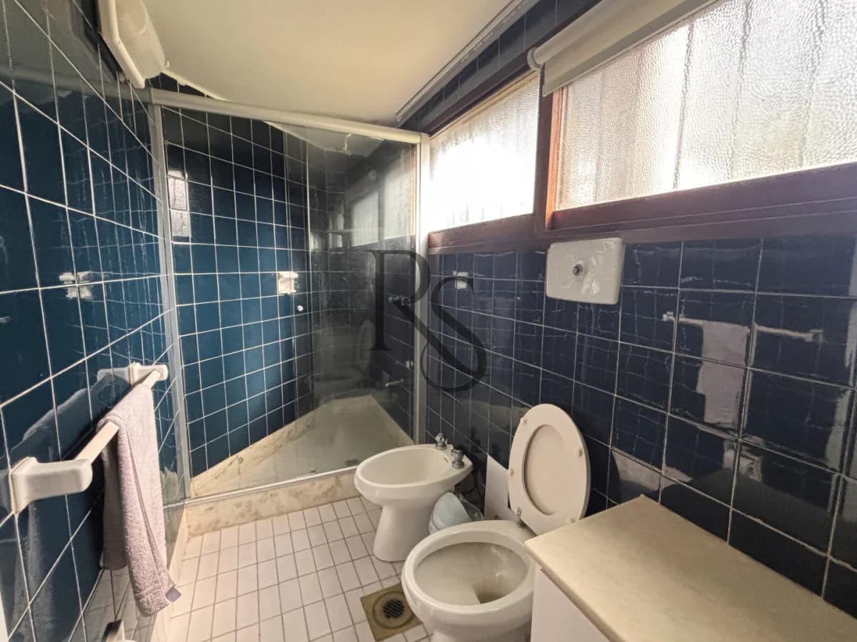 Exclusiva Casa en Cantegril | 4 Dormitorios, Jardín y Excelente Ubicación — 29