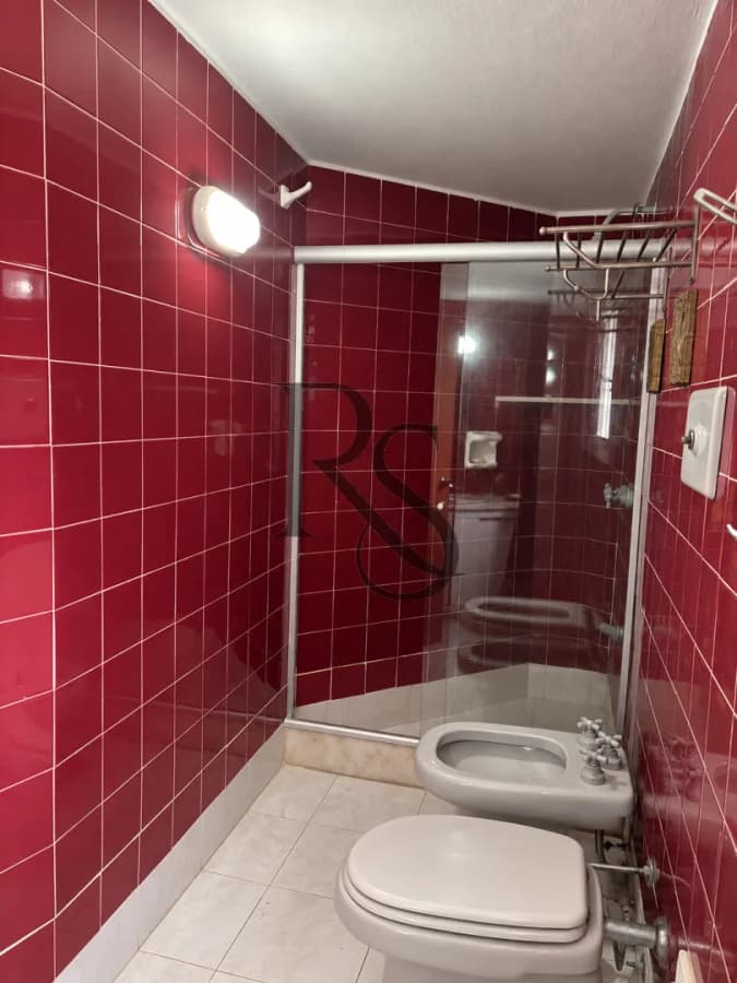 Exclusiva Casa en Cantegril | 4 Dormitorios, Jardín y Excelente Ubicación — 33