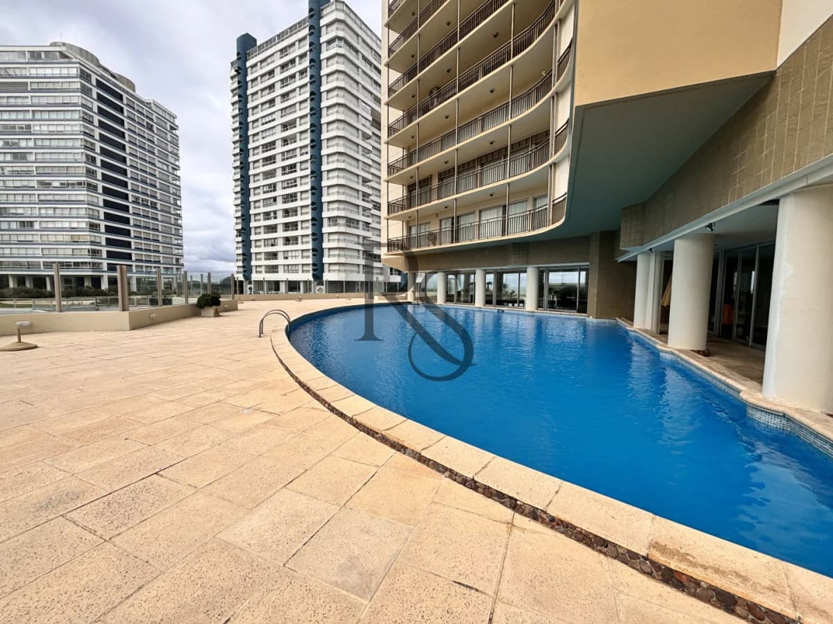 Exclusiva residencia de 5 dormitorios frente al mar | Opus Alpha — 21
