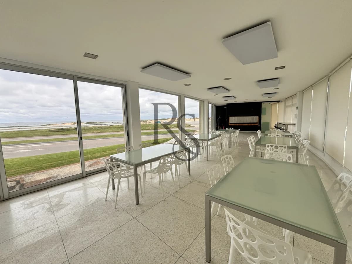Exclusiva residencia de 5 dormitorios frente al mar | Opus Alpha — 25