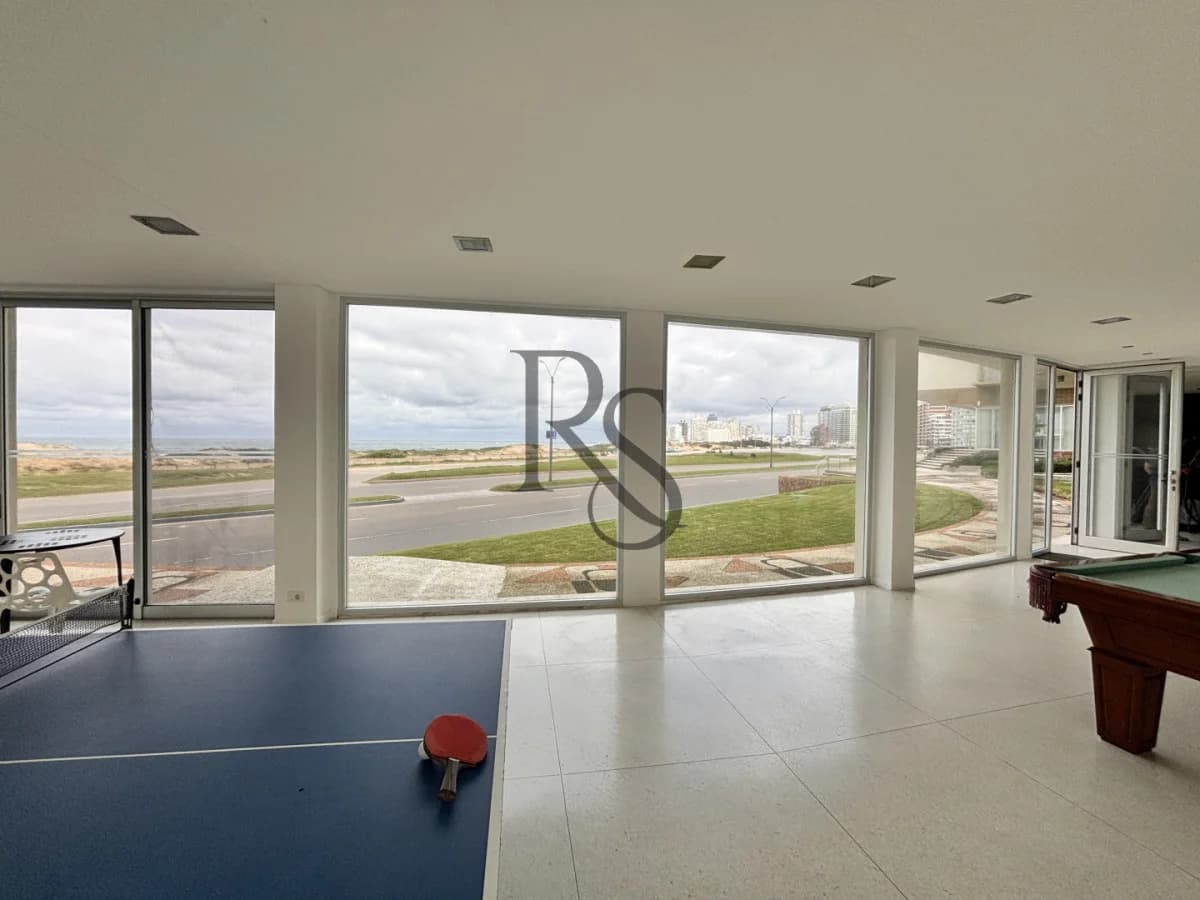 Exclusiva residencia de 5 dormitorios frente al mar | Opus Alpha — 28