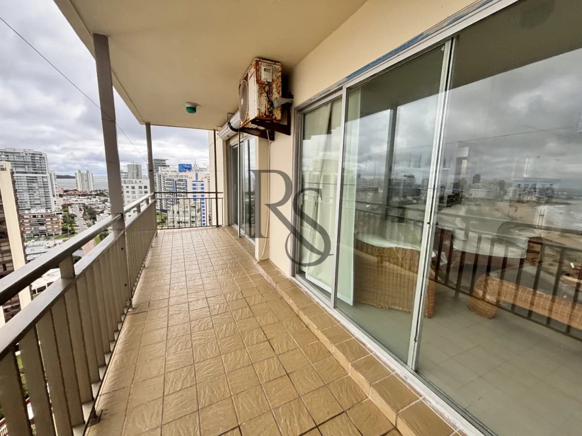 Exclusiva residencia de 5 dormitorios frente al mar | Opus Alpha — 31